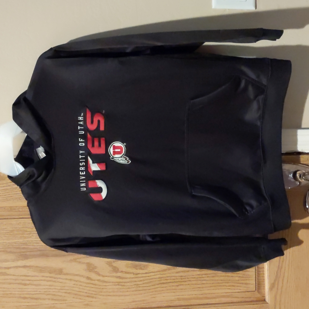 CI Sport, size YXL black University of Utah UTES pull over hoodie
